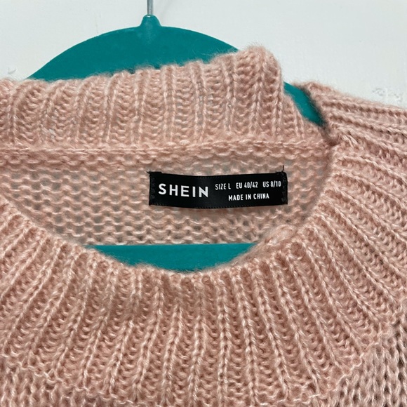 3/30 SHEIN Sweatter - Picture 2 of 3